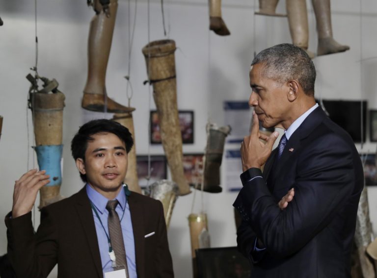 The Latest: Obama Touring Buddhist Temple In Luang Prabang