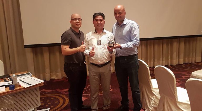 Auto Lao Receives Mercedes Benz Star Award