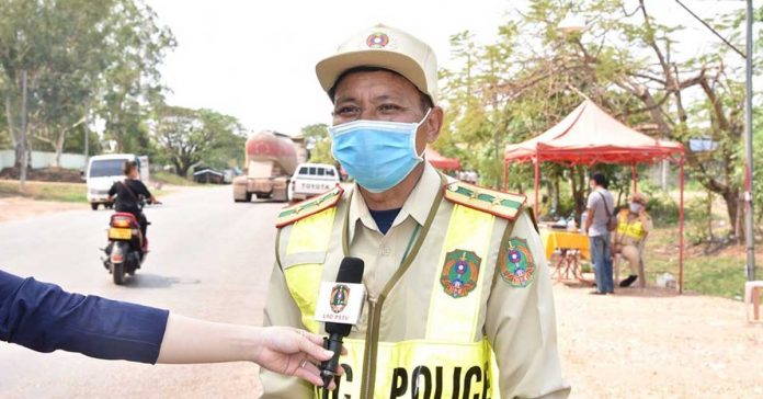 Lao Police Comment on Social Gatherings of Under Ten Persons (Photo: Lao Security News)