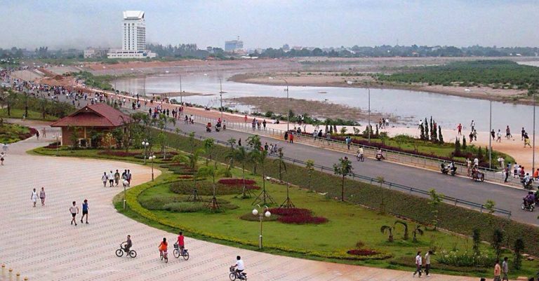 Chao Anouvong Park to Receive Upgrade