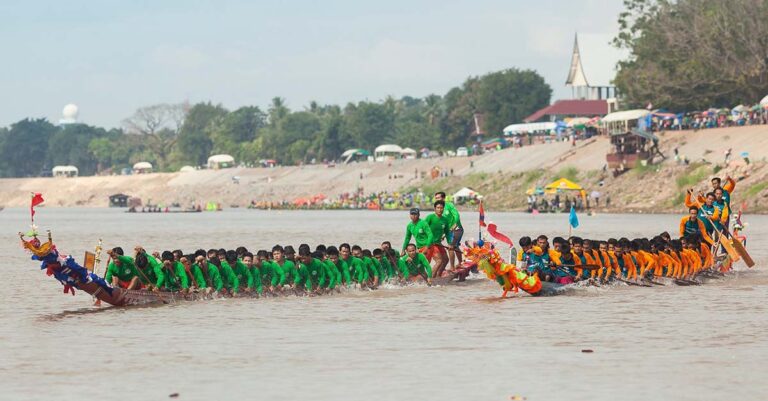 Scaled-down Boat Racing Festival in Vientiane