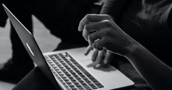 Laos sets up new regulations on cyberbullying