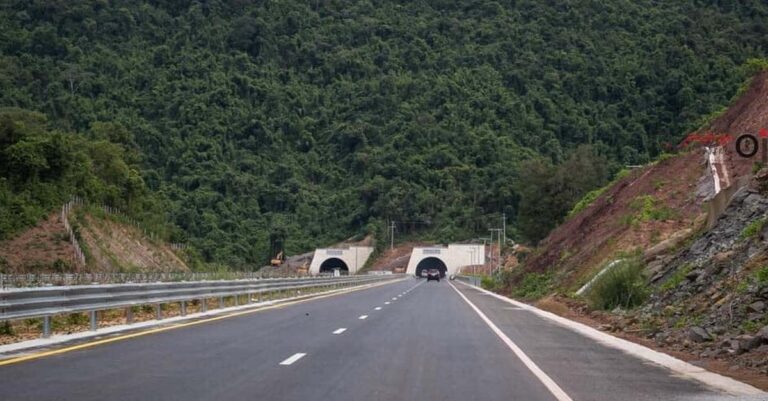 Vang Vieng to Luang Prabang Expressway