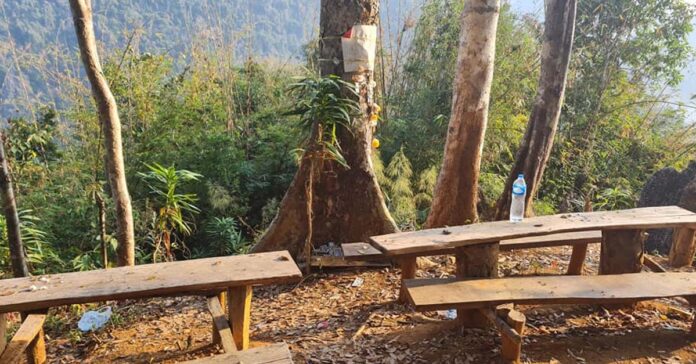 Littering at tourist sites in Laos
