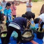 Villagers learn about the benefits of home composting