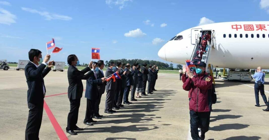 China delivers assistance to Laos as Covdi-19 hits hard (Photo: KPL)
