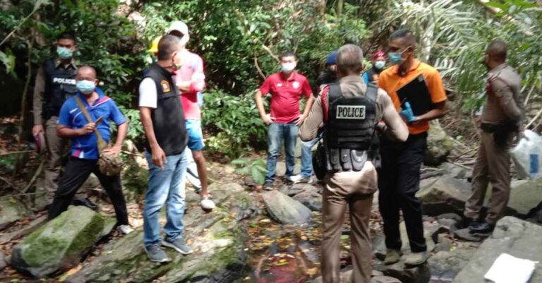 Thai police at the crime scene in Phuket (Photo: Achadthaya Chuenniran)