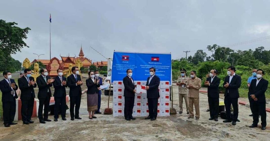 Cambodia donates Sinovac vaccines to Laos