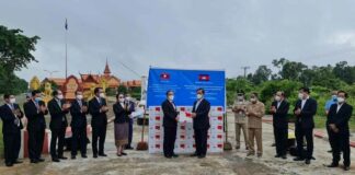 Cambodia donates Sinovac vaccines to Laos