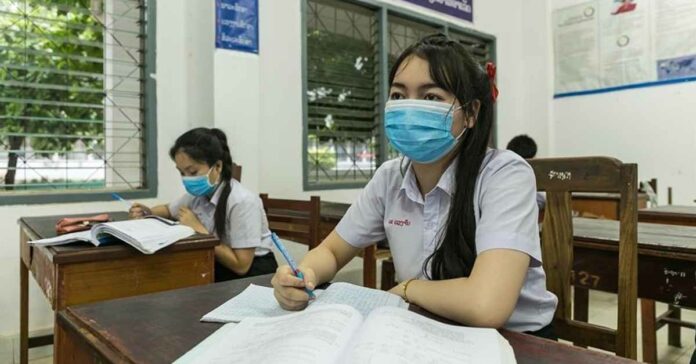 Laos to Vaccinate Final Year Secondary School Students