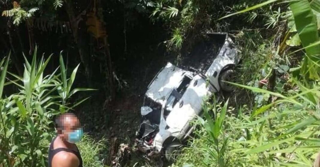 Police vehicle goes over cliff in Xieng Khouang.