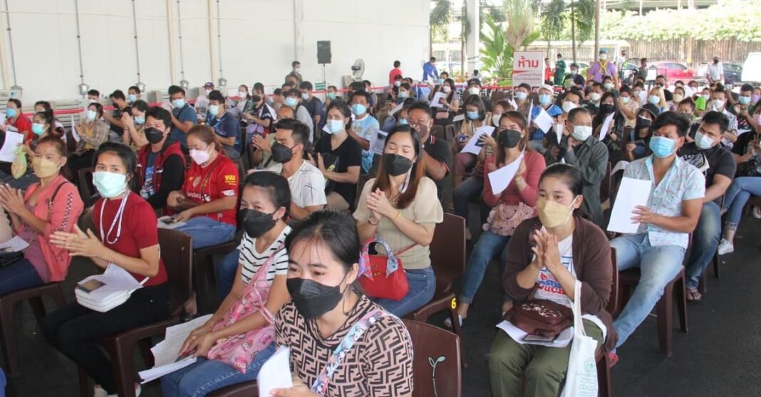 Lao migrant workers receive Covid-19 vaccinations in Bangkok