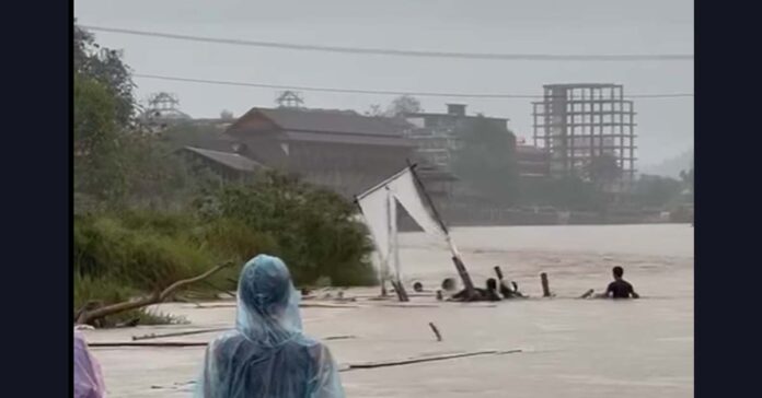 Unseasonal flooding in Vang Vieng