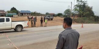 A police checkpoint in Vilabouly district