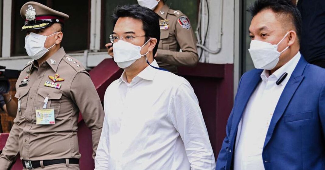 Prinn Panitchpakd leaves a police station in Bangkok (THAI NEWS PIX/Tananchai Kaewsowattana)