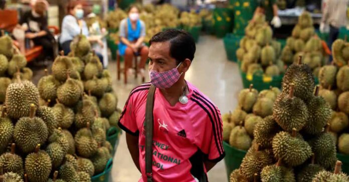 China's zero-covid policy and Russia's war in Ukraine have disrupted fruit supply in Asia China's zero-covid policy and Russia's war in Ukraine have disrupted fruit supply in Asia