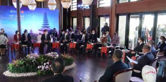 Health Ministers of ASEAN countries at the 15th ASEAN Health Ministers Meeting.
