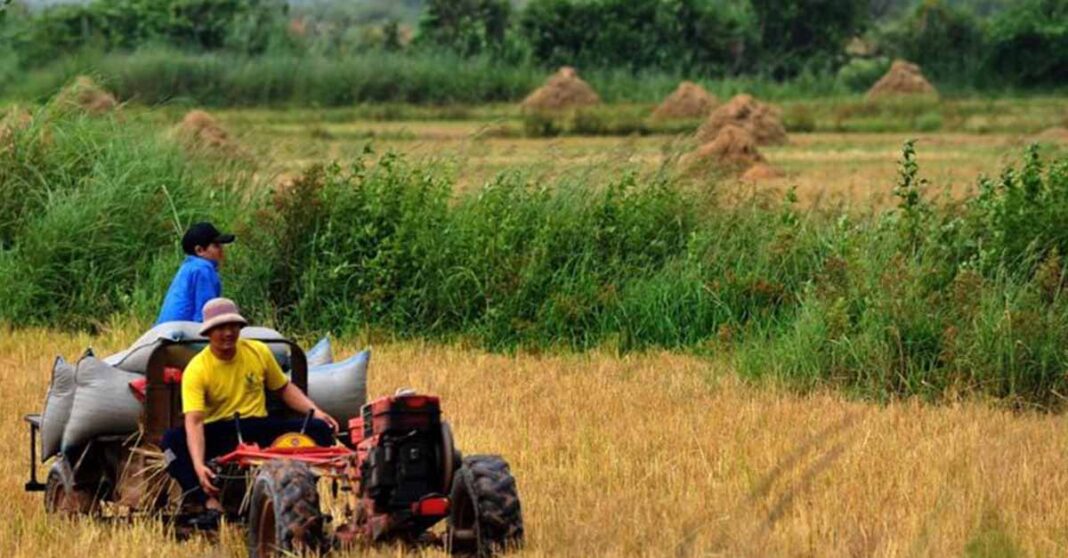 Lao farmers call on the government to resolve the fuel crisis.