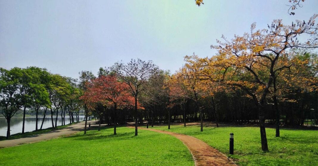 Yen So Public Park in Hanoi, Vietnam