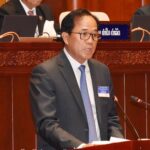 Governor of the Bank of Laos, Bounleua Sinxayvoravong.