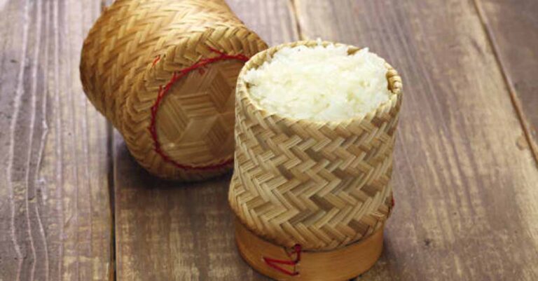 Laos Exports Sticky Rice to China through Railway System 