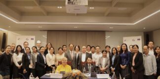 Deputy Minister of Industry and Commerce, Manothong Vongxay, Ambassador of the European Union to Laos, Ina Marčiulionytė, and participants at the ARISE Plus 6th Project Review Committee.