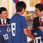 Former PM Thongloun Sisoulith and Former PM Shinzo Abe in Tokyo at the Mekong-Japan Summit, 9 October 2018.