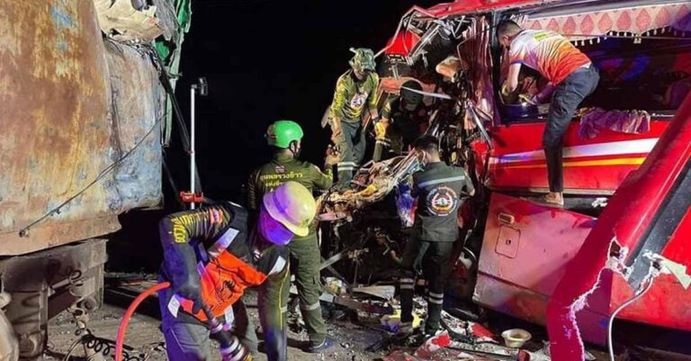 Thai Tour Bus Crash Kills Six in Savannakhet