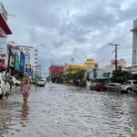 Residents in Vientiane Capital struggle with flash floods again this weekend.