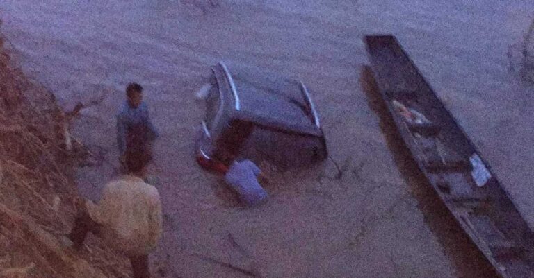 Residents in Hatxayfong District report a vehicle floating in the Mekong River.