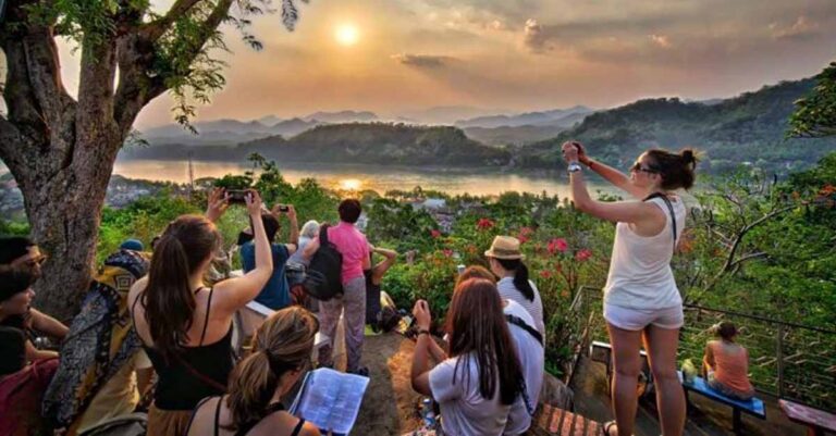 President of the National Assembly Invites Russian Tourists to Laos