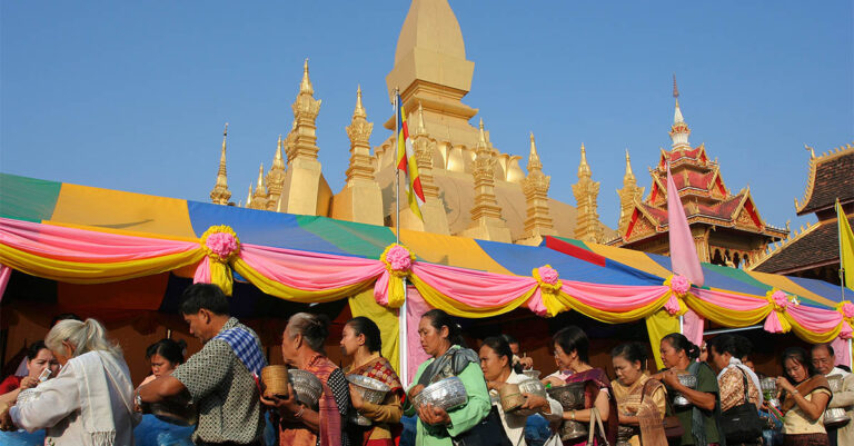 Laos Invites Neighboring Countries to the Trade Fair at That Luang Festival