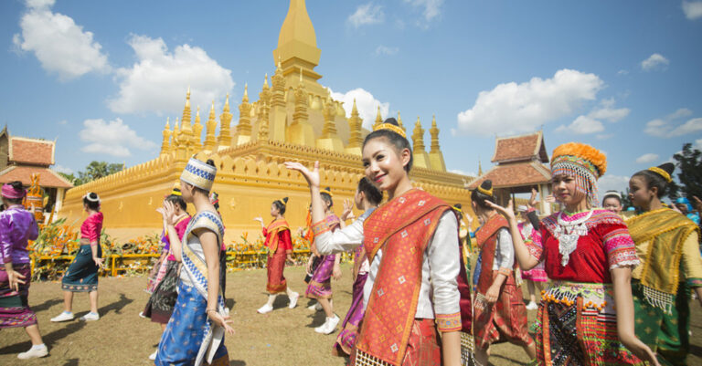 Police Asks People to Strictly Follow Traffic Rules During That Luang Festival