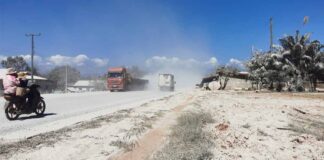 White dust covers the road and local area in Bolikhamxay (Photo: Florian Krauss)