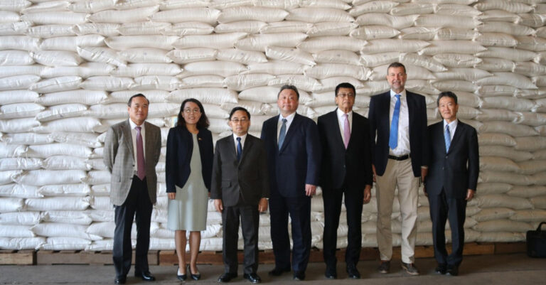 Laos Receives 1,000 Tons of Rice from ASEAN Plus Three Partners