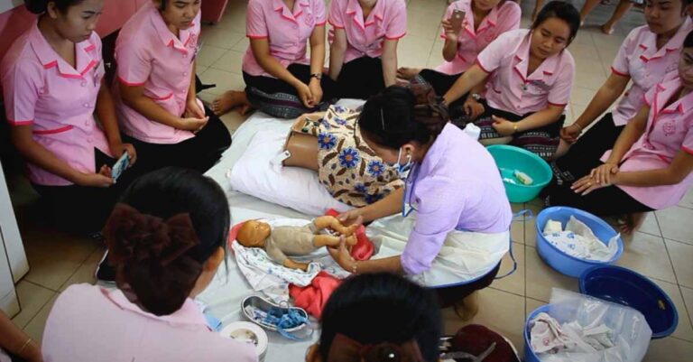 Midwifery training in Laos (National Round Table Process).