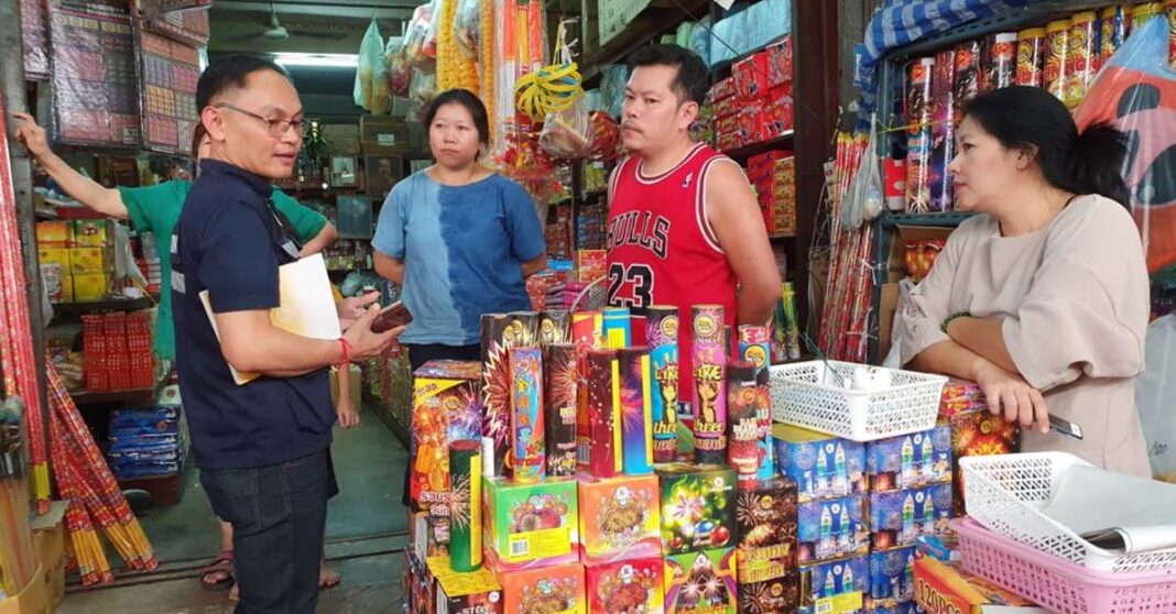 Vientiane Deputy Mayor Issues Firecrackers Ban