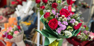 Flower Shops in Laos See Rise in Customers as Valentines' Day Arrives