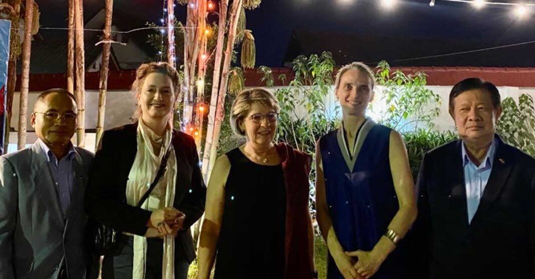 Ms. Gabriele Katzmarek, Head of the German Parliamentary Friendship Group for Relations with the ASEAN States (middle left) and a members of the German Bundestag, as well as the German Ambassador to Laos, Ms. Annette Knobloch (middle right).