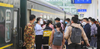 Laos-China Railway Breaks Record, Transporting 10,000 Passengers in One Day
