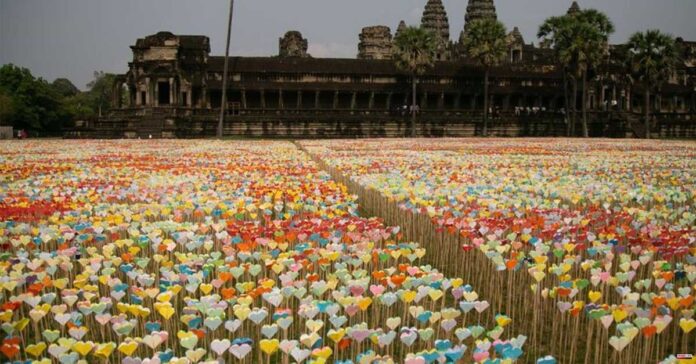 Cambodia Breaks Origami Hearts World Record in Support of SEA Games