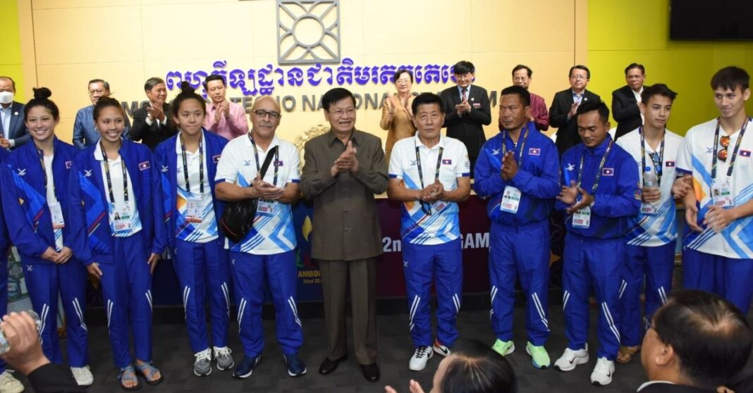 Lao President Encourages National Athletes at 32nd SEA Games in Cambodia