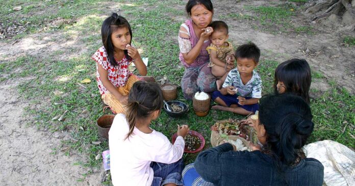 Laos Launches Emergency Assistance Project to Help Vulnerable Families