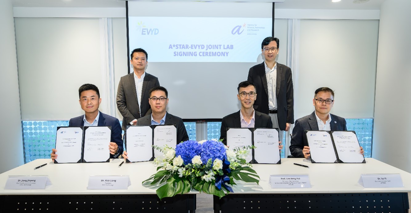 A signing ceremony to officiate the A*STAR-EVYD Joint Lab was held in Singapore to signify the commitment to develop AI solutions for population and digital health. Seated: From left to right: Dr Jiang Jinpeng, Vice President of Technology, EVYD Technology; Mr Rick Liang, President, EVYD Technology; Prof Lim Keng Hui, Assistant Chief Executive, Science and Engineering Research Council (SERC), A*STAR; Dr Su Yi, Executive Director, Institute of High Performance Computing (IHPC), A*STAR Standing: From left to right: Mr Chua Ming Jie, Chief Executive Officer, EVYD Technology; Mr Frederick Chew, Chief Executive Officer, A*STAR