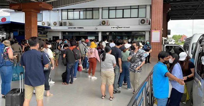 Thai Tourists Expected to Flock Laos as Six-Day Holiday Begins