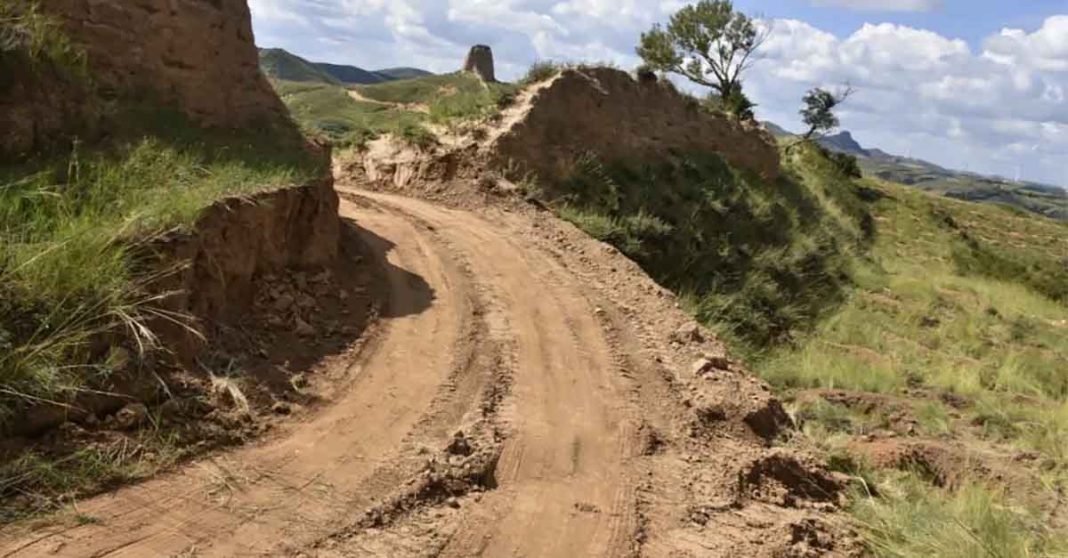 China Authorities Arrest 2 for Smashing Shortcut Through Great Wall With Excavator