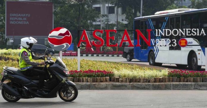 Southeast Asian Leaders Are Besieged by Thorny Issues as They Hold an Asean Summit Without Biden