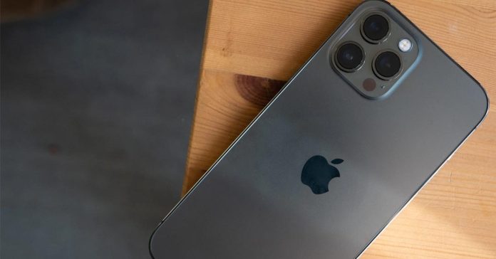 France Orders Apple to Halt iPhone 12 Sales Over Radiation Concerns
