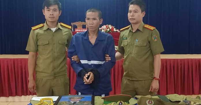 Man Impersonating Police Officer Arrested for Scamming Job Seekers Man Impersonating Police Officer Arrested for Scamming Job Seekers