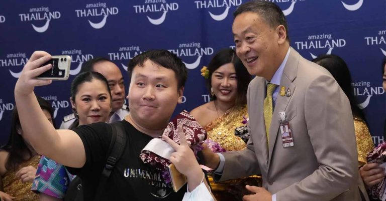 Thailand Receives First Chinese Visitors Under New Visa-Free Policy to Boost Tourism